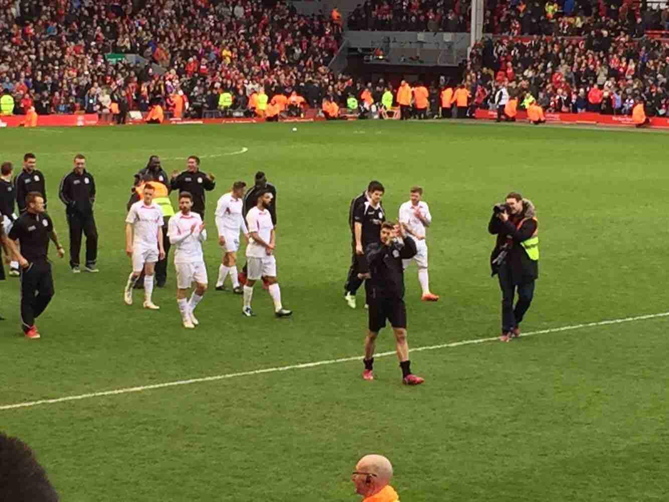 皇马球员认错担责，誓为阿隆索奋战到底（皇马将士承认失误扛责，誓为阿隆索战至最后一刻）