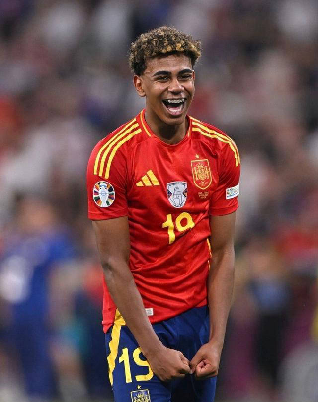 科尔：我们很快会迎来追梦和霍福德回归，所以我们拥有足够体型（科尔：追梦、霍福德即将回归，阵容尺寸不成问题）