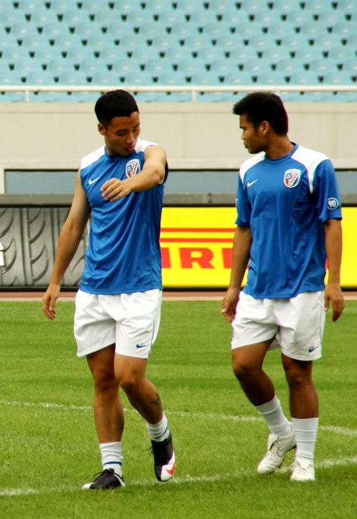 罗尔费斯：格里马尔多本不该踢那么多比赛，希望他能出战纽卡（罗尔费斯：格里马尔多负荷过重，仍希望他出战纽卡）