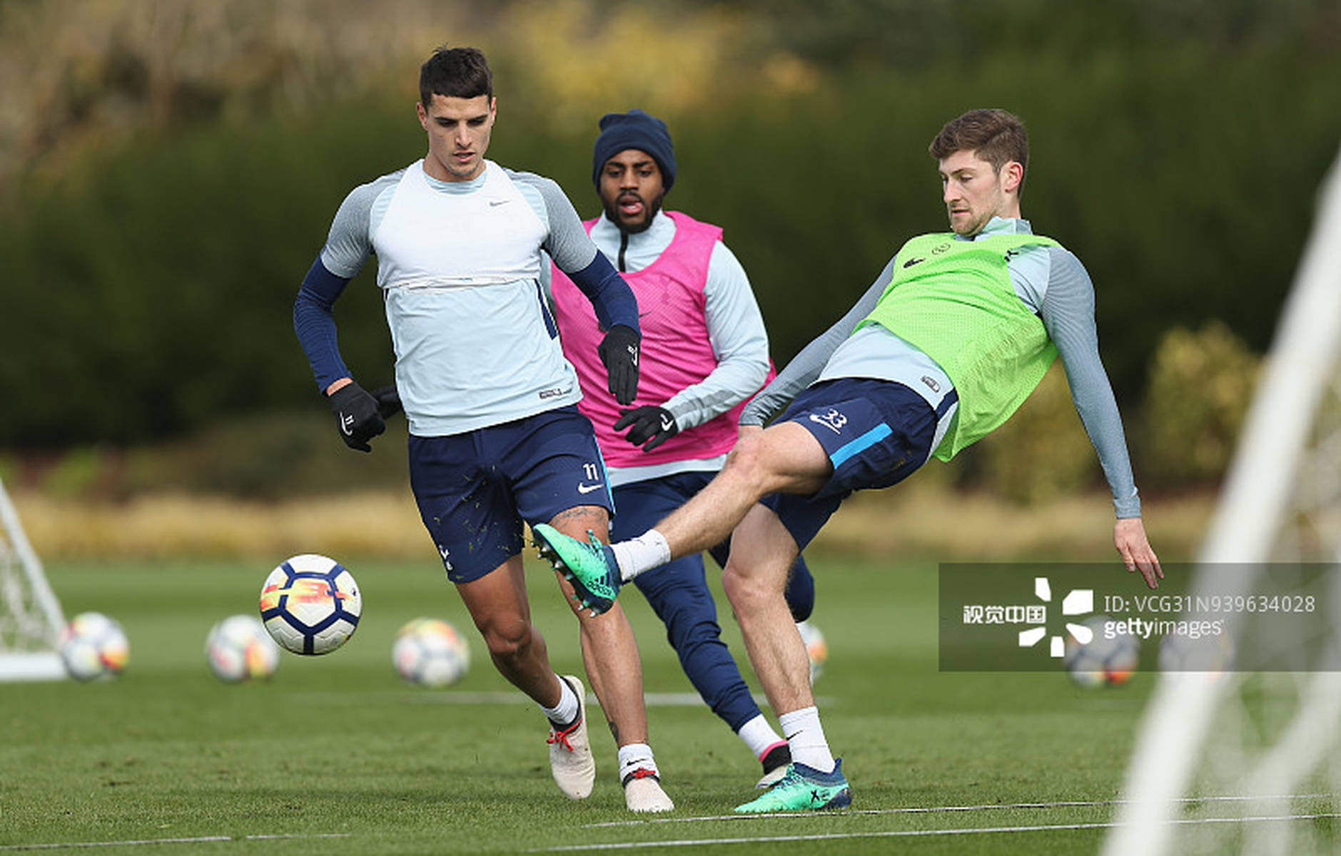 蓝军枪手 天王山之前 先在欧冠褪一层皮吧（天王山将至，蓝军枪手先在欧冠受考验）